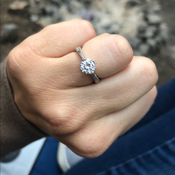 Engagement Wedding Ring - White Gold, Moissanite round cut stone - NEW - Picture 6 of 6